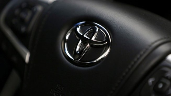 Toyota отмени някои поръчки на Harrier заради прекъсванията в Шанхай