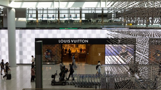 Louis Vuitton навлиза в бизнеса с мебели и стоки за дома