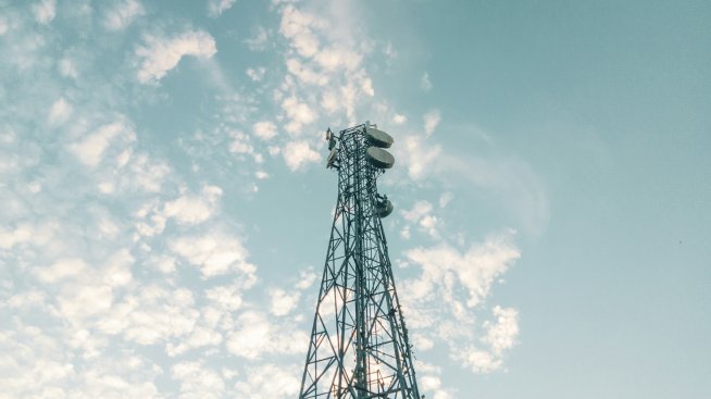 Инвестиции за над 640 млн. лева правят трите телекома у нас годишно