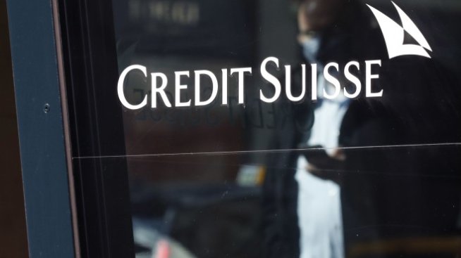 Credit Suisse шокира акционерите си с предупреждение за печалбата