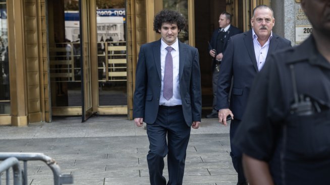 Прокуратурата свали едно от обвиненията срещу Сам Банкман-Фрийд