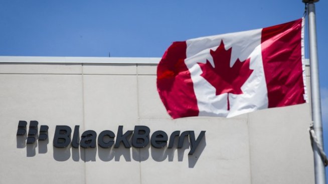 Акциите на BlackBerry с най-голям спад от близо година