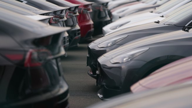 Tesla детронира BMW при продажбите на луксозни автомобили в САЩ през 2022 г.