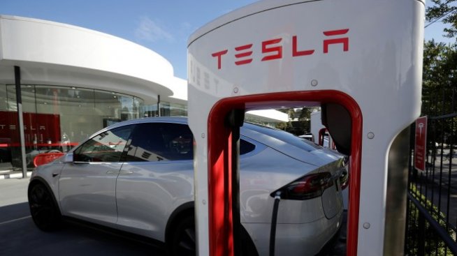 Компания от Хонконг обяви, че е изпреварила Tesla