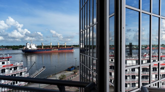 ЕС предлага да отмени митата върху американски стоки след искането на Тръмп