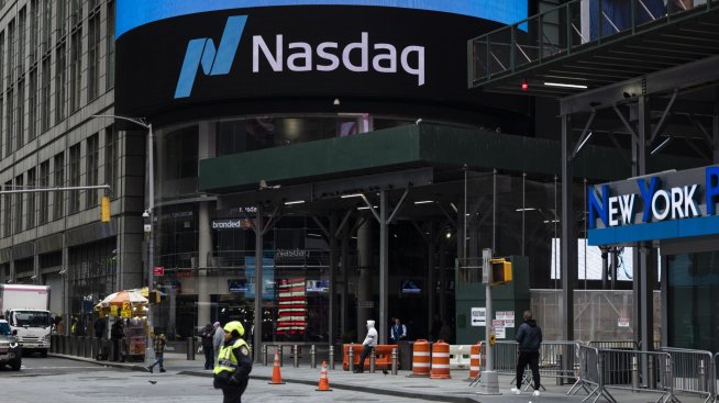 Разочароващите резултати на Tesla оцветяват Wall Street в червено*