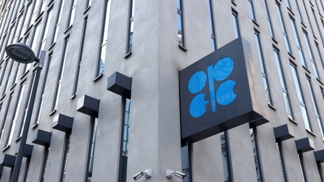 Citi: ОПЕК+ трябва да запази петролните съкращения и през идната година