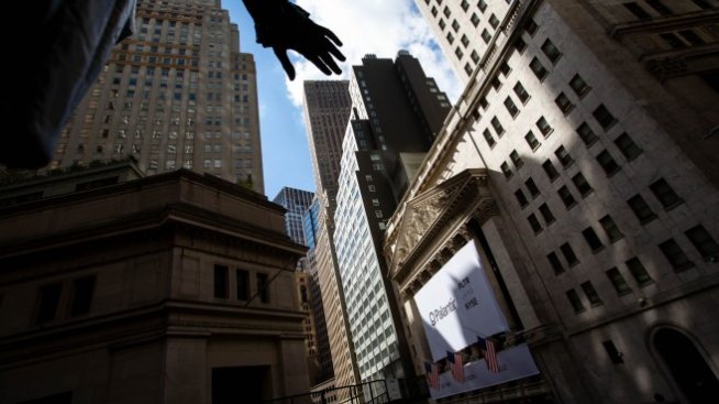 Dow прибавя над 100 пункта въпреки разочароващите данни за заетостта в САЩ*