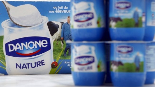 Danone продава млечния производител Stonyfield за 875 млн. долара