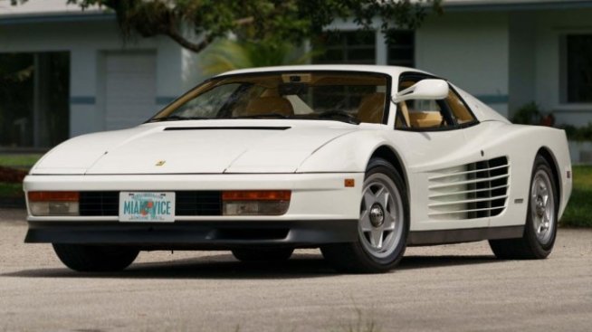 Ferrari Testarossa от Miami Vice отива на търг