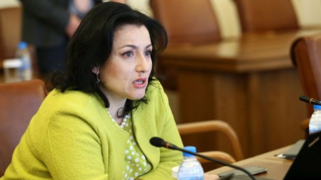 Десислава Танева: Не можем да пропиляваме природни ресурси
