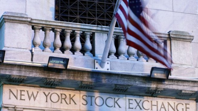 Wall Street отстъпва крачка назад*