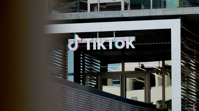 Тръмп смята да удължи крайния срок за продажбата на американския бизенс на TikTok