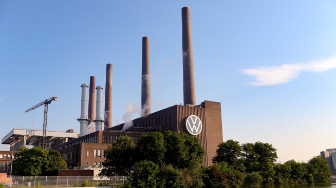 Volkswagen търси начин да избегне закриване на заводи с план за свиване на разходите