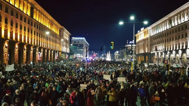 Хиляди на протести за и против промените в режима на &bdquo;Пирин&ldquo;