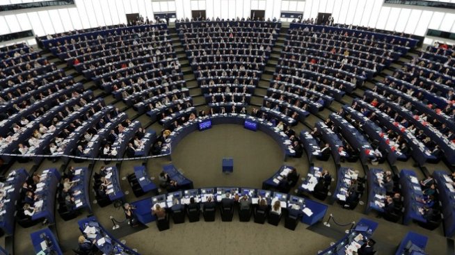 Европейският парламент настоява за пълно ембарго на руски енергоизточници
