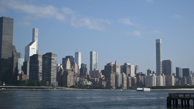 Fitch предупреди, че може да се наложи да понижи рейтингите на десетки банки