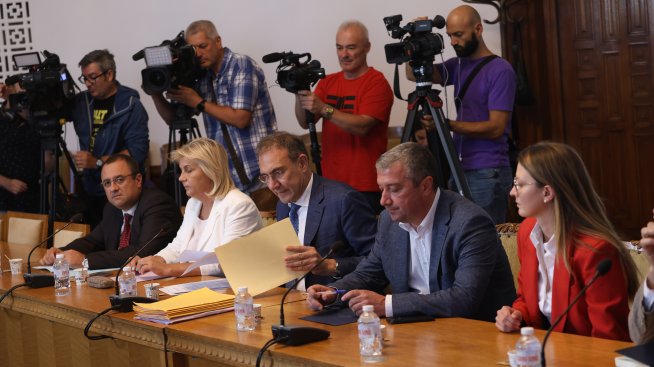 След срещата със социалистите &bdquo;Има такъв народ&ldquo; преброиха 66 съмишленици