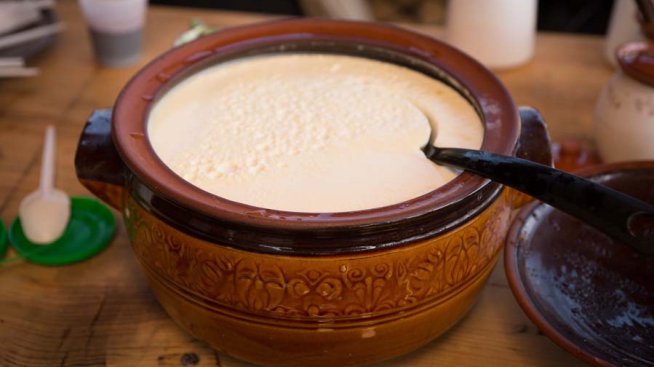 КЗК проверява концентрация на пазара на млечни продукти