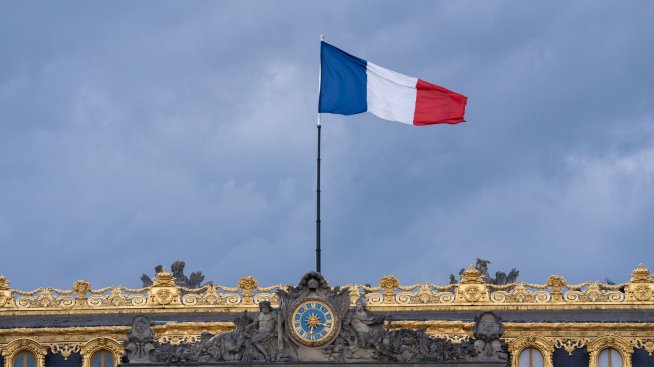 Инвеститорският интерес подминава Франция заради политическия хаос