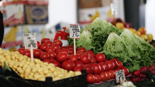 Цените на едро на плодовете и зеленчуците продължават да падат