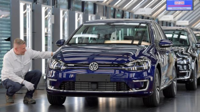 Golf - Спасителят на Volkswagen сега се нуждае от спасение
