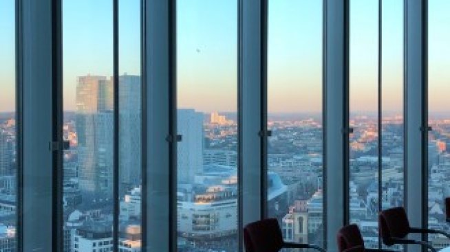 COVID-19 предизвиква корпоративните ръководители да променят офисите