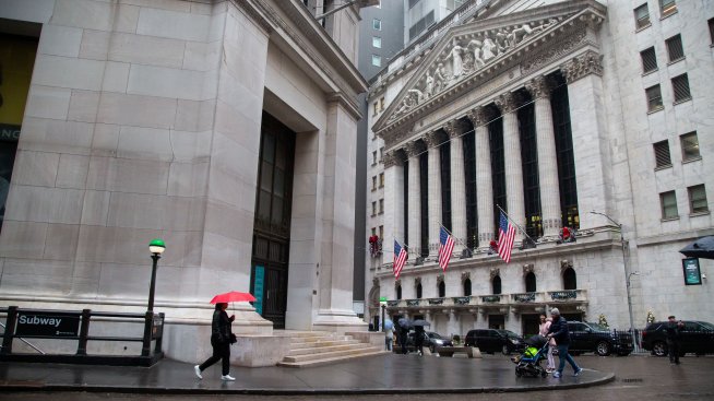 Dow се покачва до рекордно ниво, Wall Street се насочва към печеливша седмица*