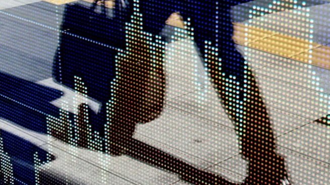 Dow прибавя близо 300 пункта, подкрепен от очакванията за солиден растеж*