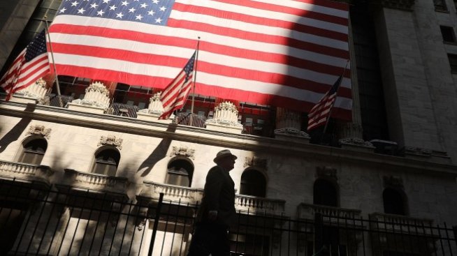 S&P 500 и в сряда се търгува под рекордното си ниво*