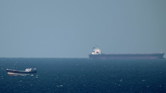 Citigroup: Петролът може да поскъпне до 90 долара, ако Ормузкият проток бъде затворен