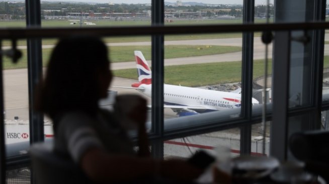 Авиогрупата IAG отчита втора поредна тримесечна загуба от началото на годината