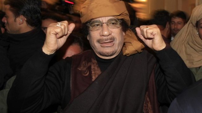 Либийските бунтовници заловиха Кадафи*