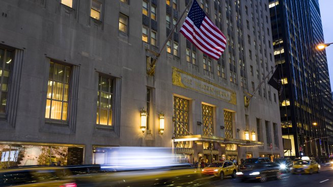 Китайските собственици на Waldorf Astoria в Ню Йорк планират да продадат емблематичния хотел