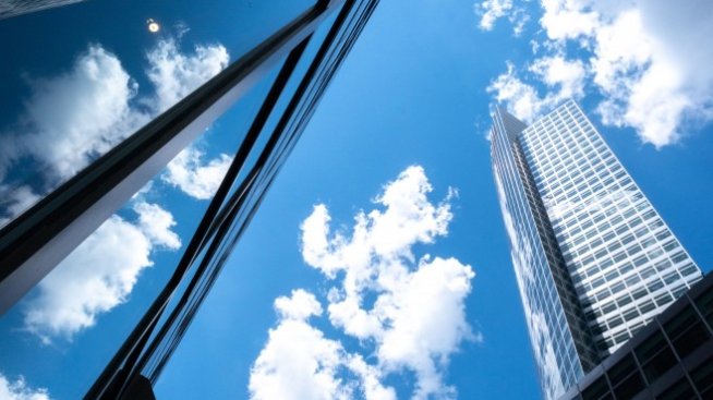 Goldman Sachs надмина над два пъти очакванията за тримесечната печалба