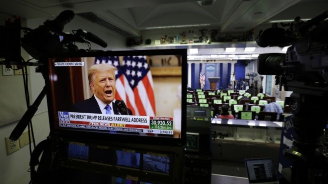 Доналд Тръмп все пак не посмя да амнистира себе си