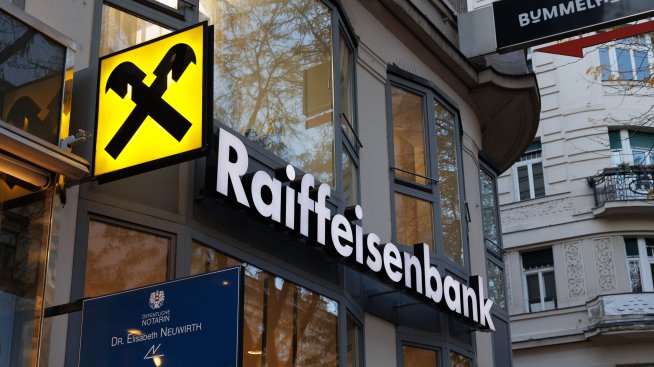 Raiffeisen отчете първа тримесечна загуба от девет години