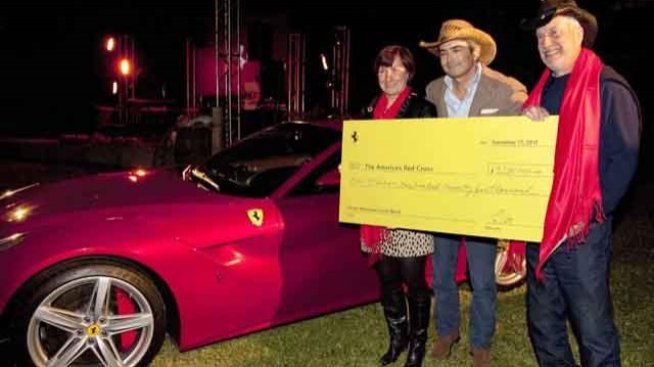 Първото Ferrari F12 Berlinetta бе продадено за 1,125 млн. долара  