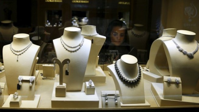 Индия подкрепи бижутерите със законодателни промени