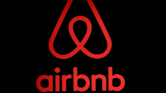 Париж готви рекордна глоба за Airbnb заради нелегални реклами