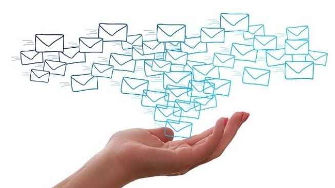 Въглеродните емисии от един имейл - колкото тези от производството на торбичка