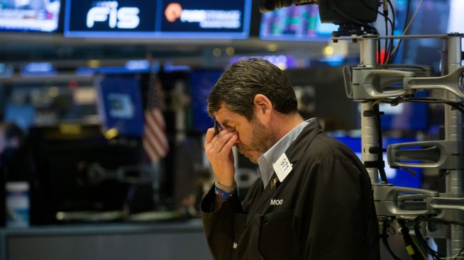 Dow Jones отписа над 300 пункта след силните данни за пазара на труда в САЩ