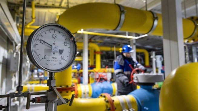 Транзитът на руски газ през Украйна остава непроменен през последните дни