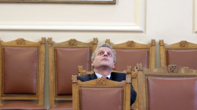 Прокуратурата даде бившия здравен министър Петър Москов на съд заради турските ваксини