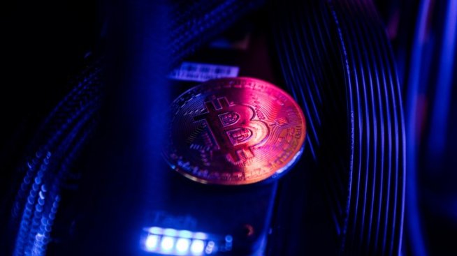 Цената на биткойна мина прага от 40 хил. долара след ден на разпродажби
