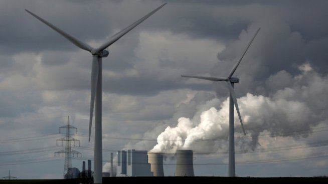 RWE очаква одобрение от ЕС за закупуването на ВЕИ бизнеса на E.ON и Innogy