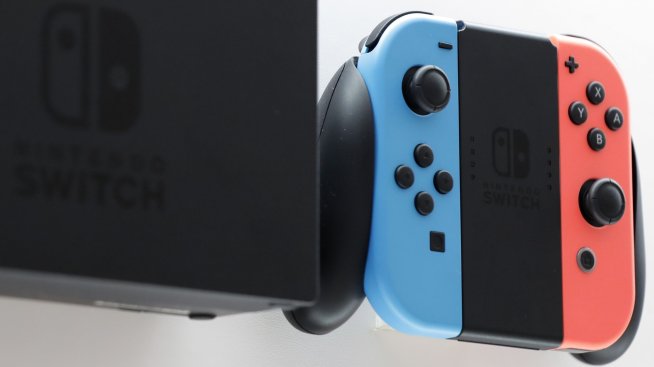 Nintendo ще ремонтира проблемните си контролери за Switch и след гаранцията