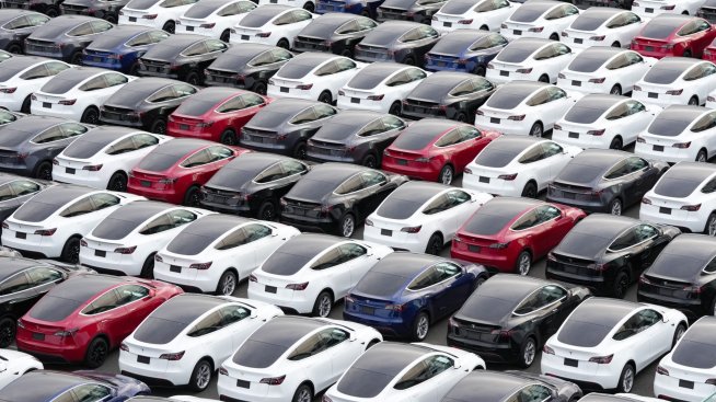 С фокус върху Tesla Индия намаля митата върху вноса на електромобили