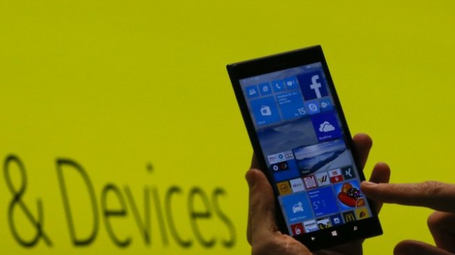 Microsoft отлага публикуването на Windows 10 Mobile за 2016 г.