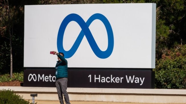 Meta обмисля да отвори първите си физически магазини